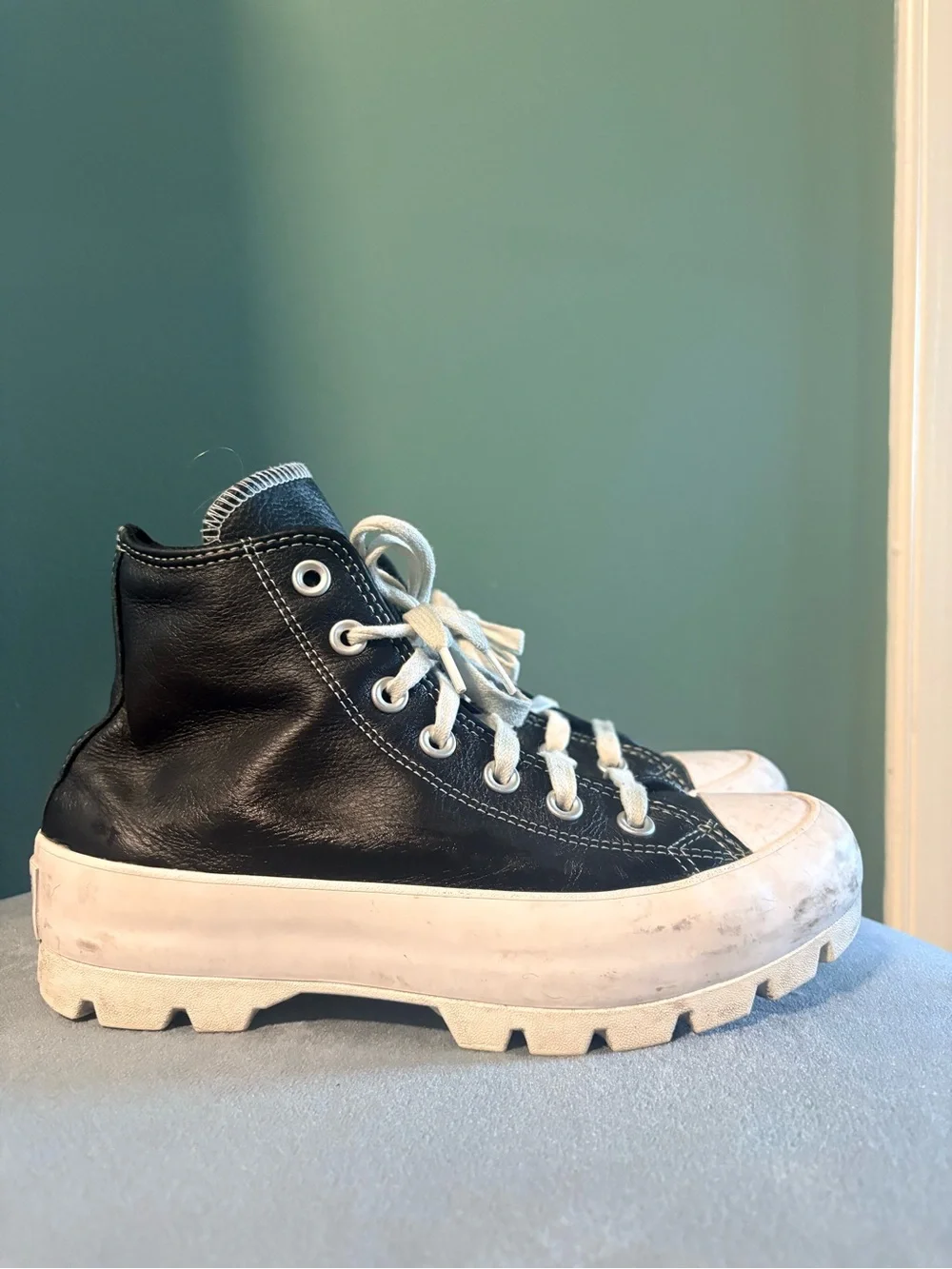 Converse Platform Black Leather High-Top  Sneaker Womens size 7